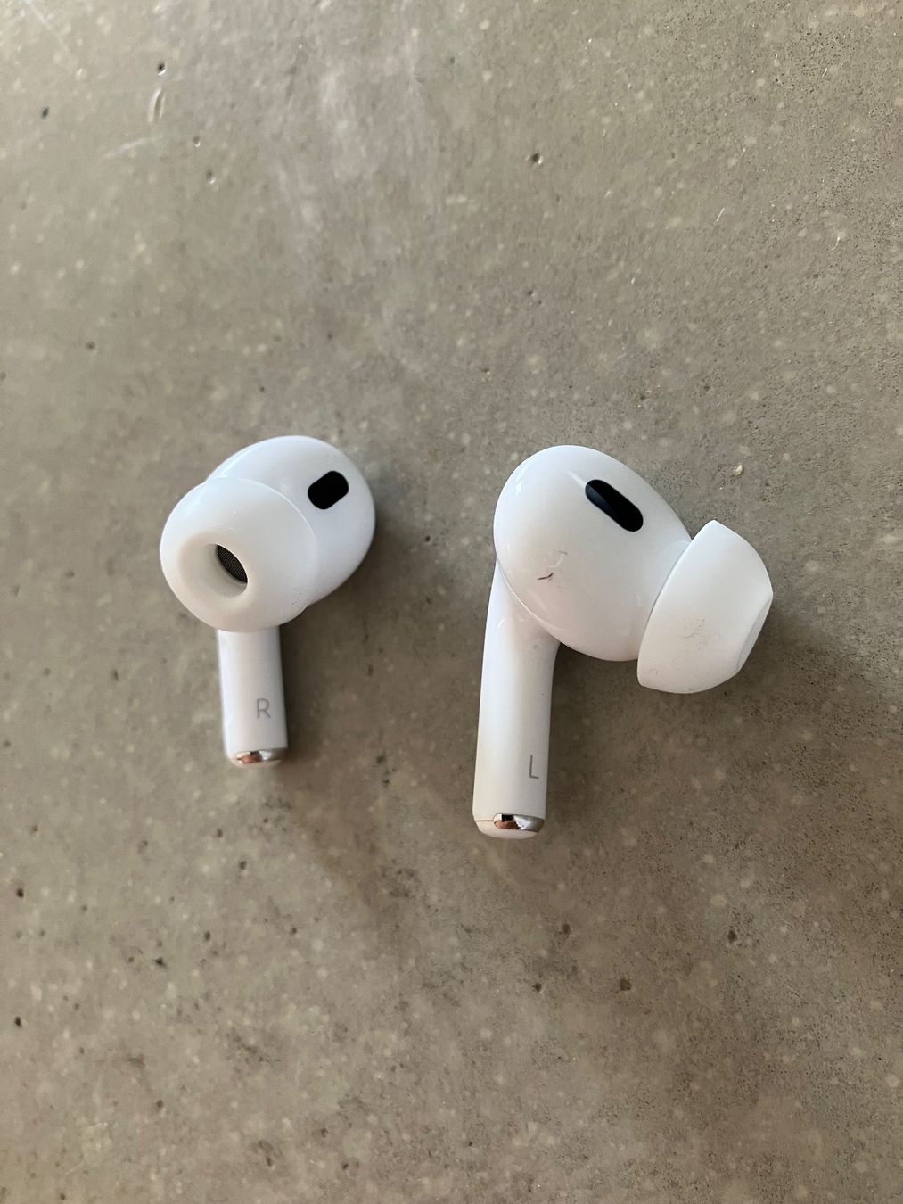 Apple Casques audio: APPLE Air Pods Pro 2 – D'occasion à Lausanne par mr.v 6