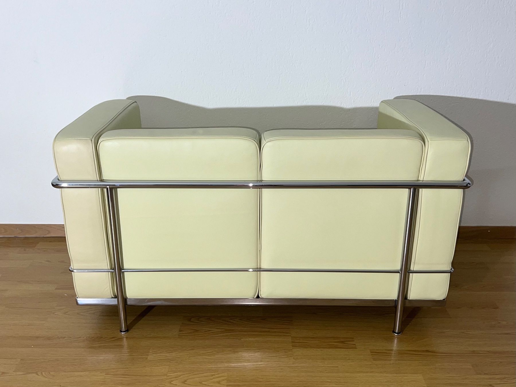 Cassina Sofas: Cassina LC2 – Gebraucht aus Thun von Lololori 3