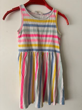 Schönes Kleid Gr. 98/104