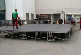 Klappbare Bühnenelemente