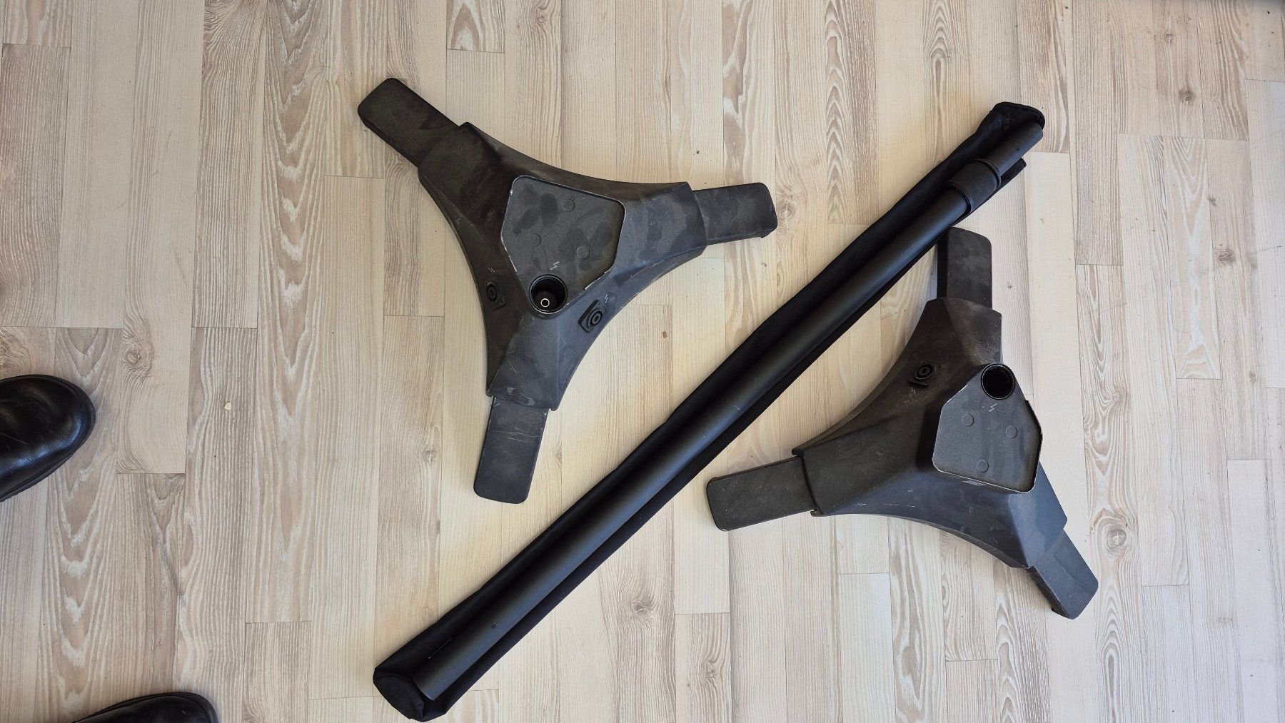 HK Audio Casse acustiche: 2 x Standfüsse zu HK Elements System – Usato da Au (ZH) venduto da Shownow