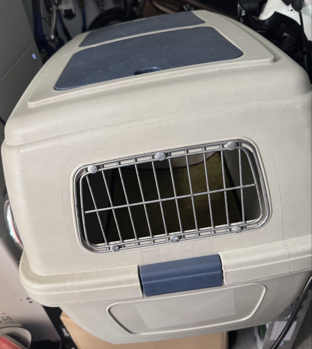 Niches, paniers: Hundebox  – D'occasion à Freidorf TG par Desue