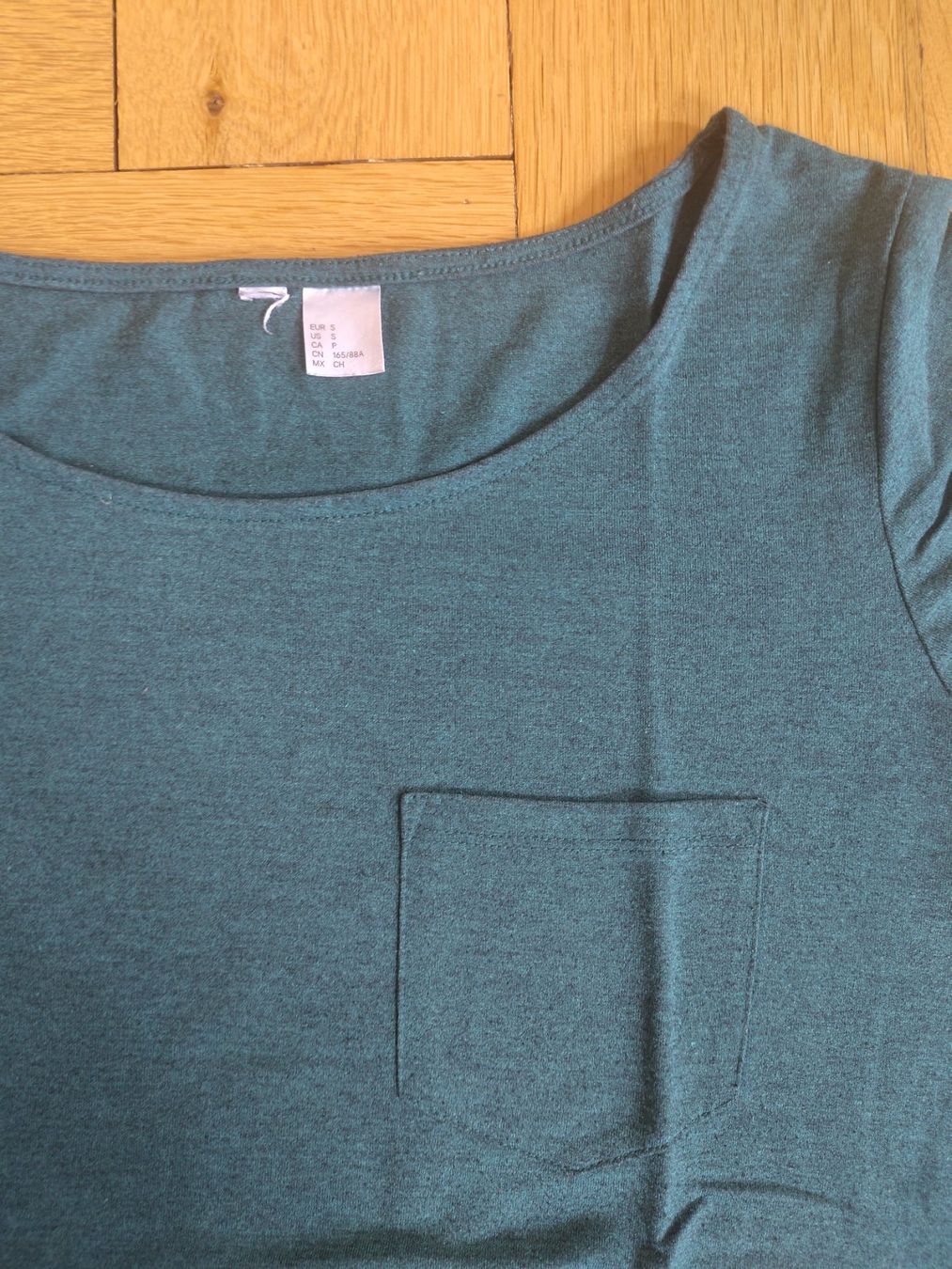 H&M Lotti di vestiti: T-Shirt 4x – Usato da Bern venduto da Linii 3