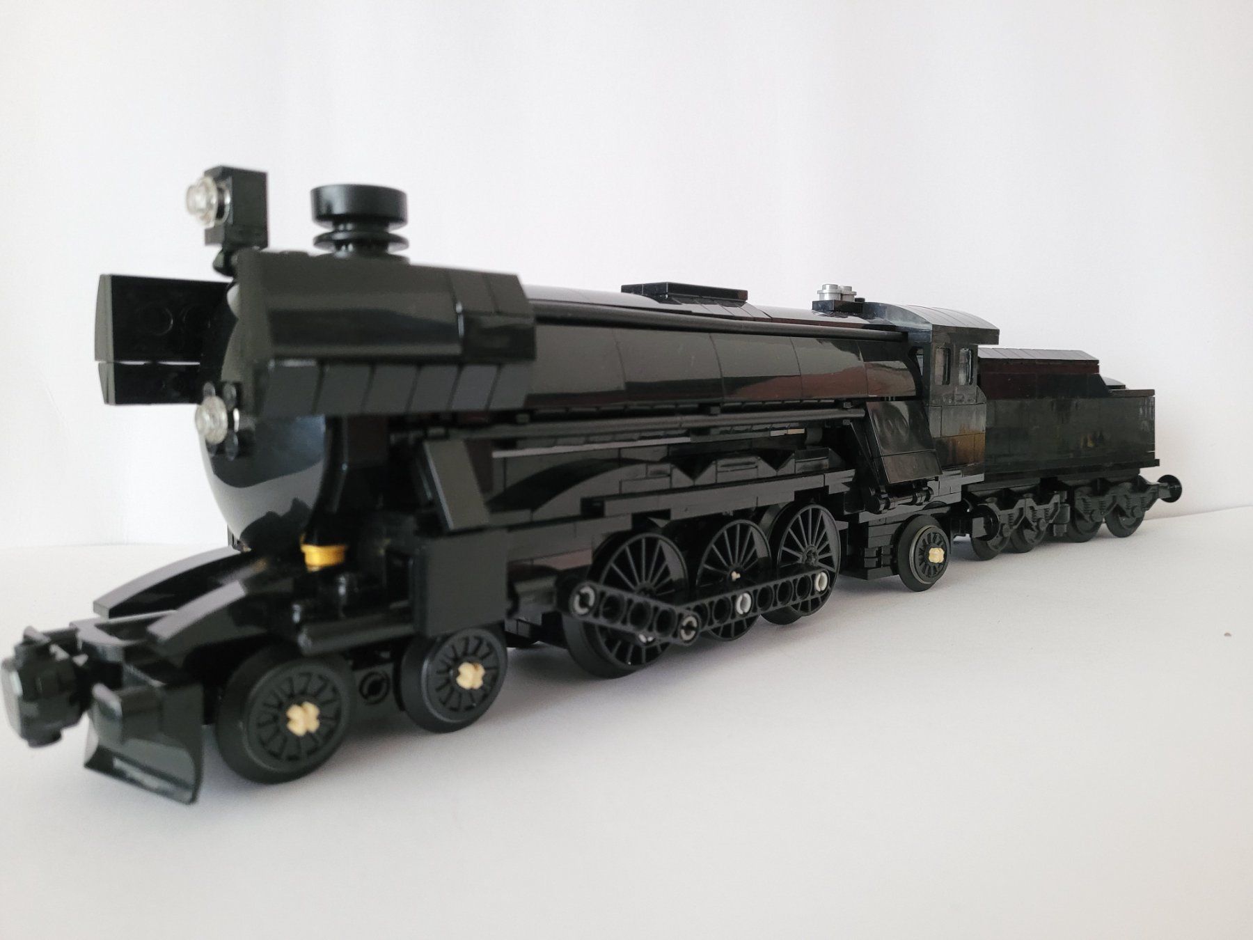 Lego Kit di costruzioni: Train Lego Black Emerald Night, construit sur schéma 10194 – Usato da La Tour-de-Peilz venduto da estelle69