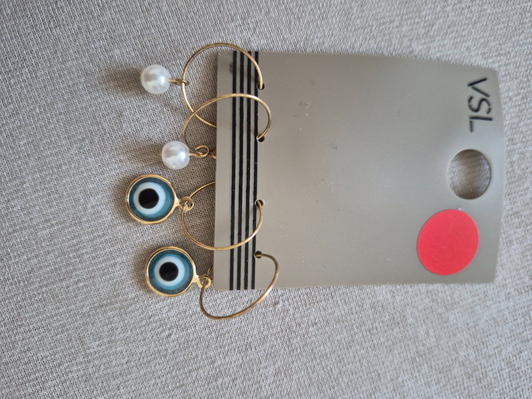 Ohrringe & -stecker: Boucle d'oreilles dorées – Gebraucht aus Villars-sur-Glâne von dia_2q2l