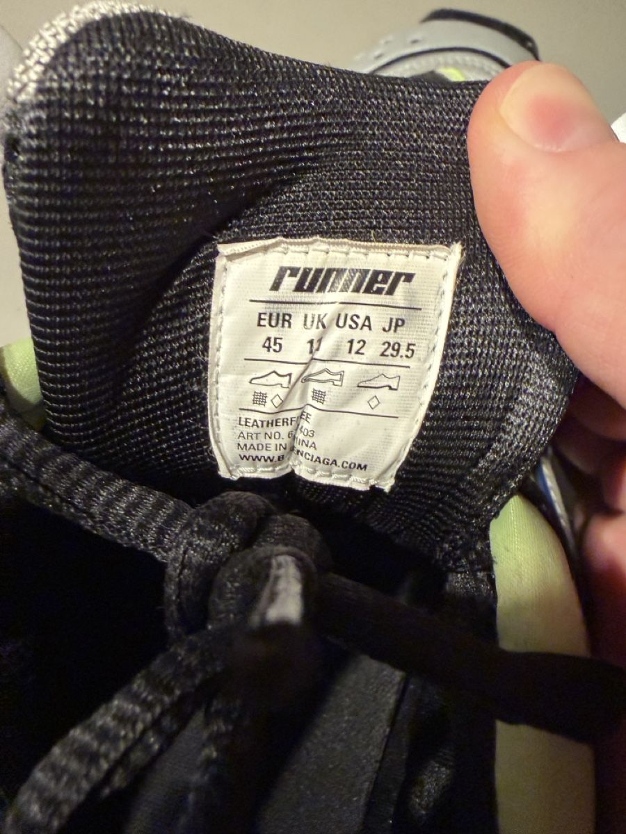 Balenciaga Scarpe da uomo: Balenciaga Runner, Taille 45, Portées quelques fois – Usato da Les Acacias venduto da PierroS 6