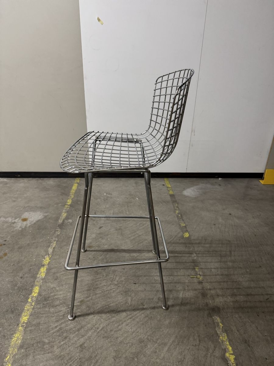 Sgabelli: Bar Stool Metal Mesh Design Sturdy Good Condition – Usato da Olten venduto da egg_6hly 1
