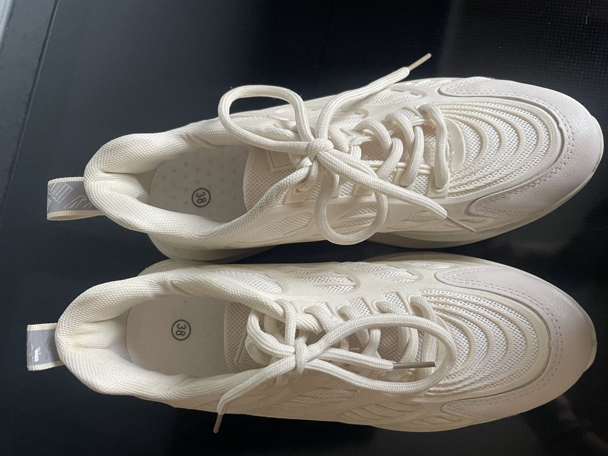 Damenschuhe: DAMEN SNEAKERS - BEIGE - GRÖSSE 38 – Gebraucht aus Buchs AG von fischli610 2