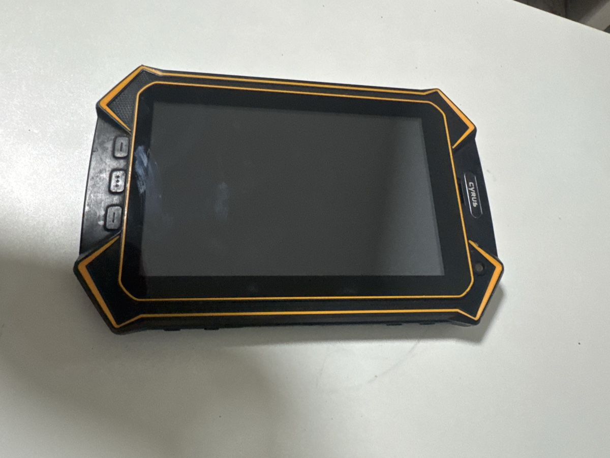 Tablet PC: CYRUS-Tablet.   – Defekt aus Riehen von M.S.DVD 4