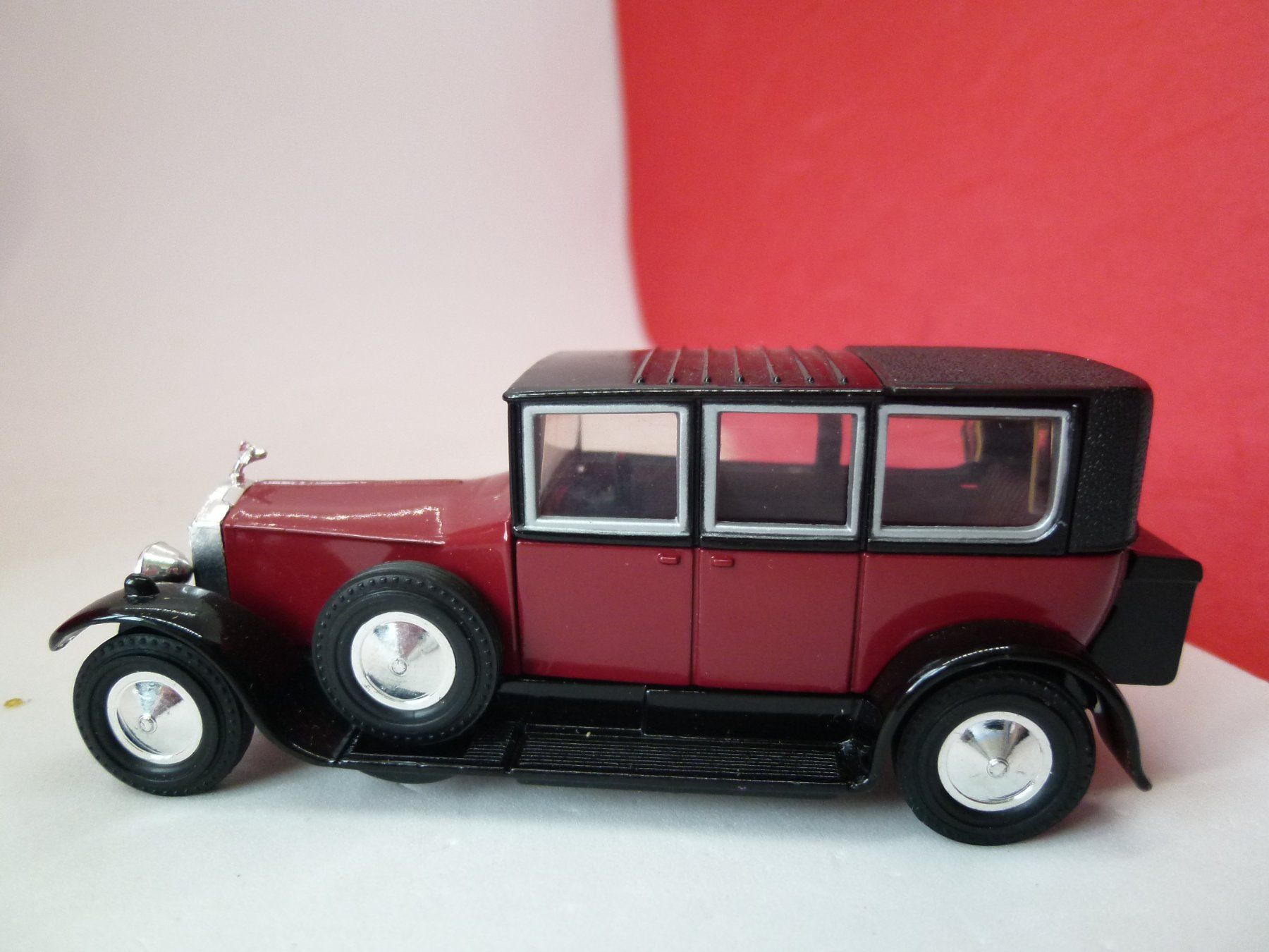 Rolls Royce Modellini d'auto: Matchbox 1:43 - Rolls Royce Phantom 1926 - rot/schwarz - TOP – Usato da Reiden venduto da Aston2