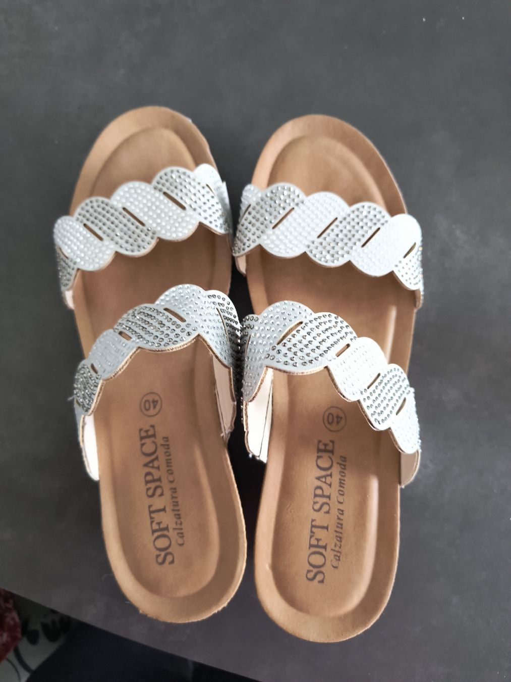 Damenschuhe: Sommer Pantoletten mit Strass, Silber, Grösse 40 – Gebraucht aus Würenlingen von Striga