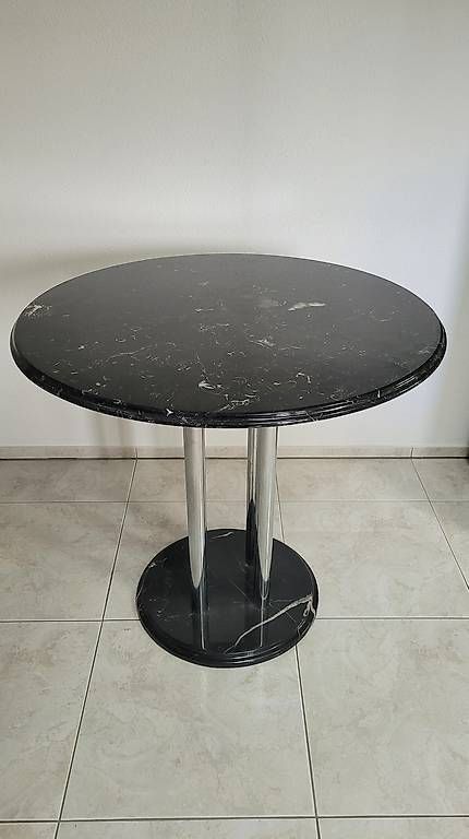 Tavoli: Marmortisch rund mit Chromgestell / Tisch rund – Usato da Zofingen venduto da Loop_ReSale