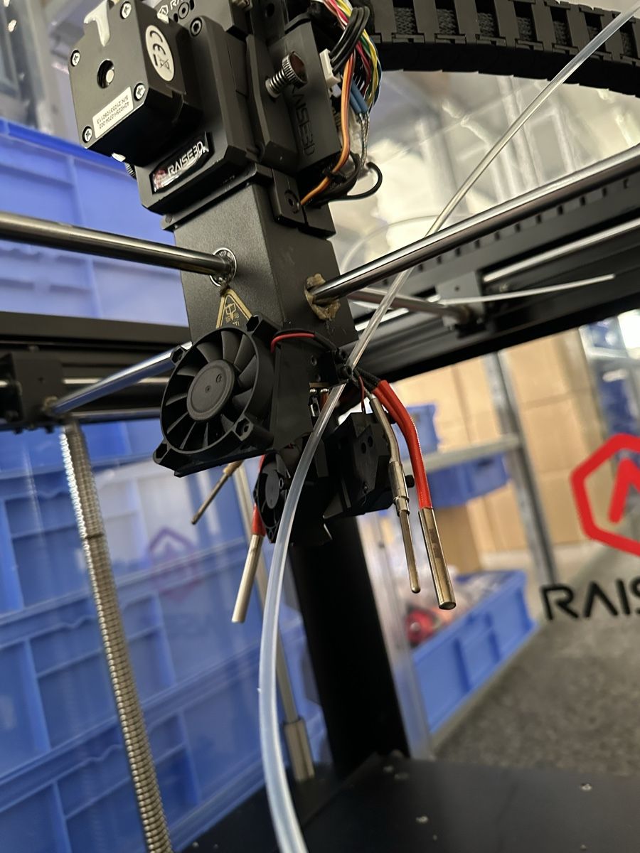 Stampanti 3D: 3D Drucker Raise3D Pro2 Düsen defekt – Difettoso da Wangen an der Aare venduto da Pb51la 3
