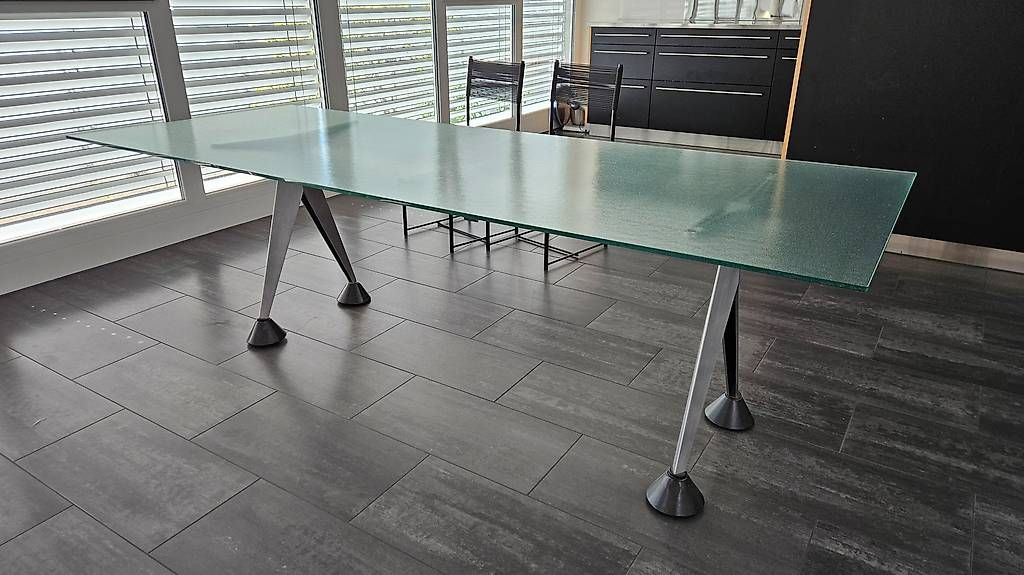 Tables: Esstisch mit Glasplatte – D'occasion à Münsingen par Heyjaah