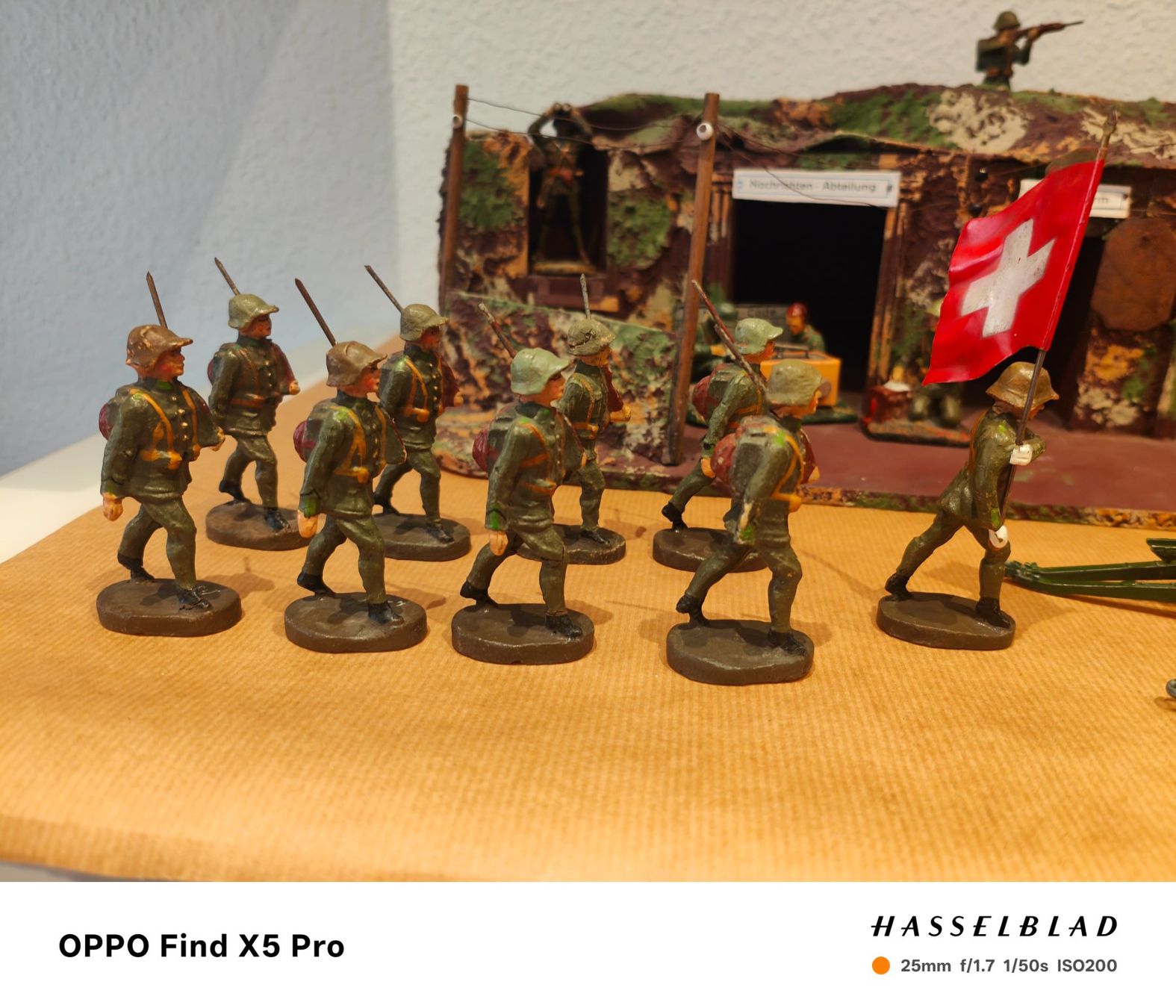 Elastolin Giocattoli: "Militärstützpunkt" mit Figuren Elastolin – Usato da Basel venduto da M2 4