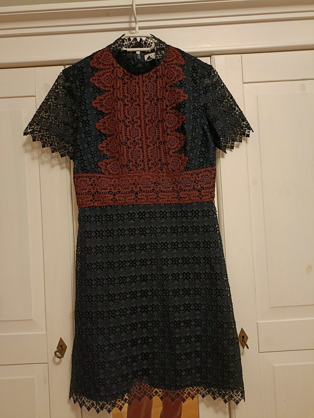Sandro Vestiti: SANDRO lace dress – Usato da Thalwil venduto da ralucoantza