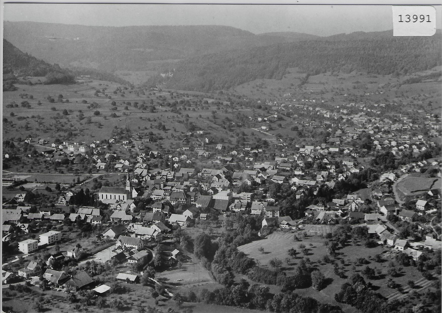 Cartoline postali: Flugaufnahme Niedererlinsbach SO – Antico da Ettingen venduto da Kartenplanet