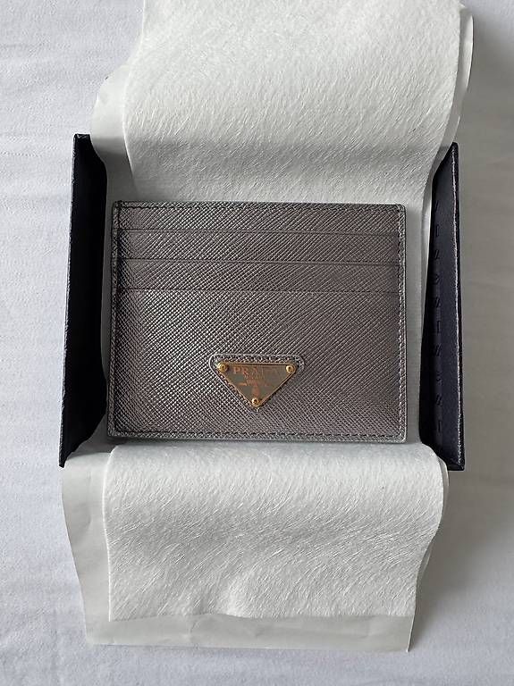 Portafogli: Porte-cartes Saffiano de chez Prada – Usato da Genève venduto da hya_ccc8