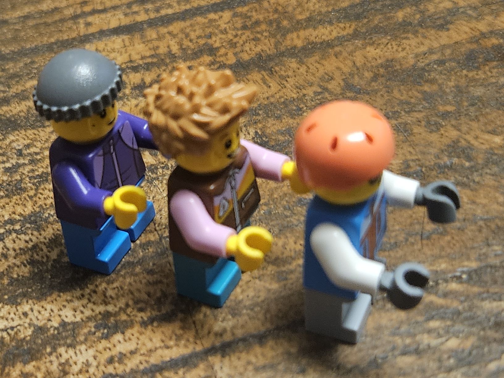 Lego Kit di costruzioni: lego lot de 3 figurines – Usato da Confignon venduto da Ecrofigs 3
