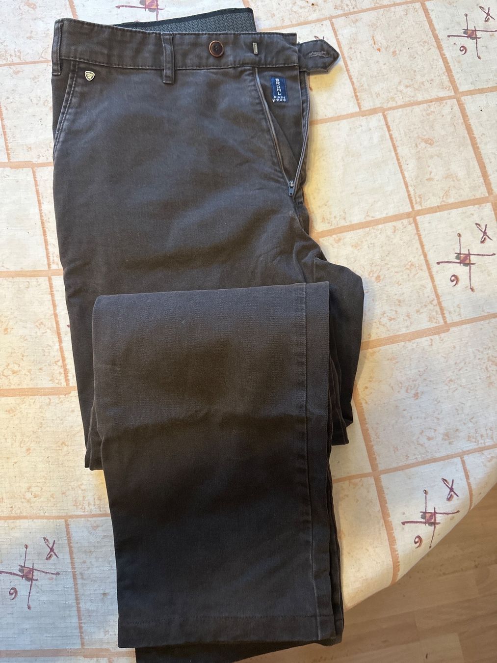 Brühl Hosen: Hose – Gebraucht aus Schaffhausen von D-MAC