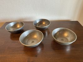 Herzige Schälchen aus altem Zinn(4 Stk.)
