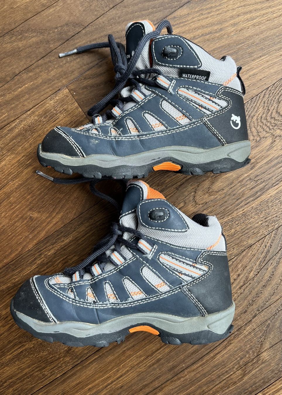 Trevolution Scarpe per ragazzi: Schuhe Wanderschuhe Trekkingschuhe Trevolution Gr. 29 – Usato da Affoltern am Albis venduto da Blackrhythm