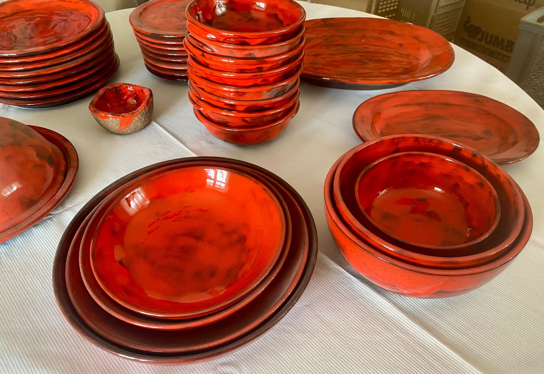 Set di piatti: Red Pottery Dinnerware Set - Unique Glaze - 20+ pcs - Vtg... – Usato da Lenzburg venduto da viv_rx9g 6