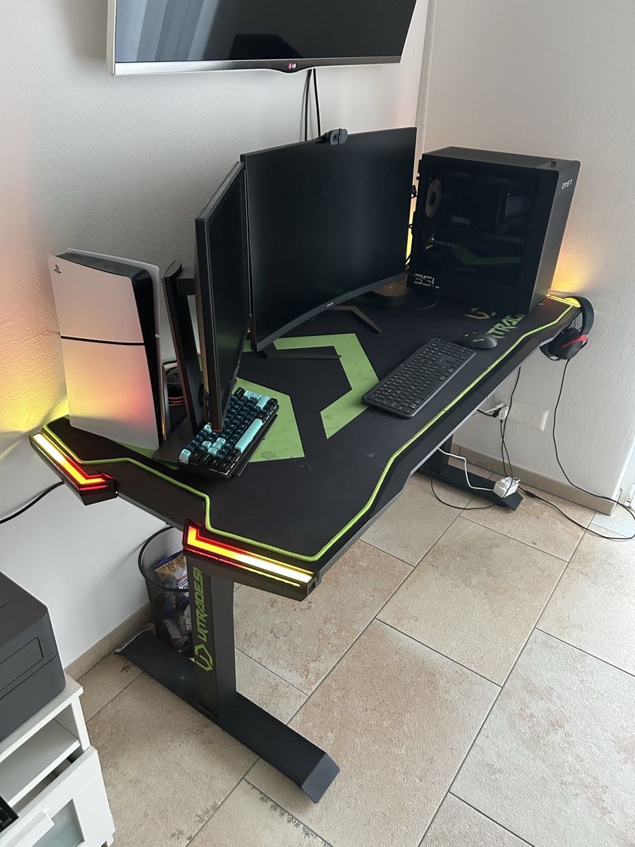Tavoli: Gaming-Tisch Ultradesk Force – Usato da Villmergen venduto da SY86 2