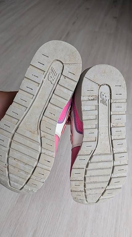 New Balance Scarpe per ragazze: New Balance Sneaker Grösse 30 – Usato da Ostermundigen venduto da lid_sg9q 2