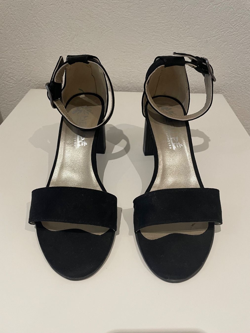 Damenschuhe: Sandales noires à talon – Neu (gemäss Beschreibung) aus La Chaux-de-Fonds von 19_po 3