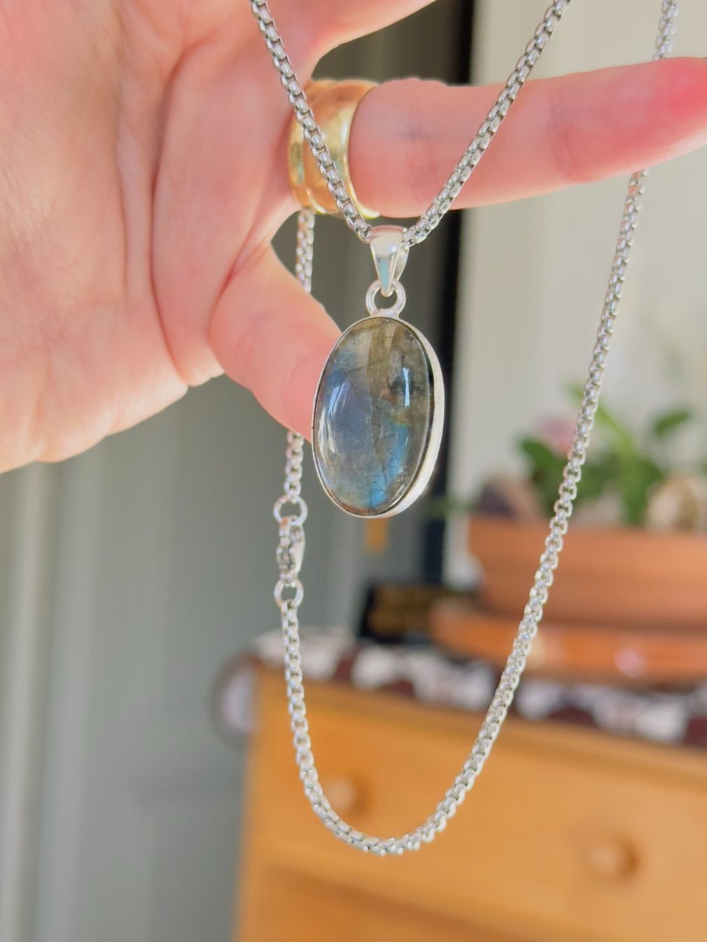 Ketten: Labradorite necklace – Neu und originalverpackt aus Genève von AGBERG 9