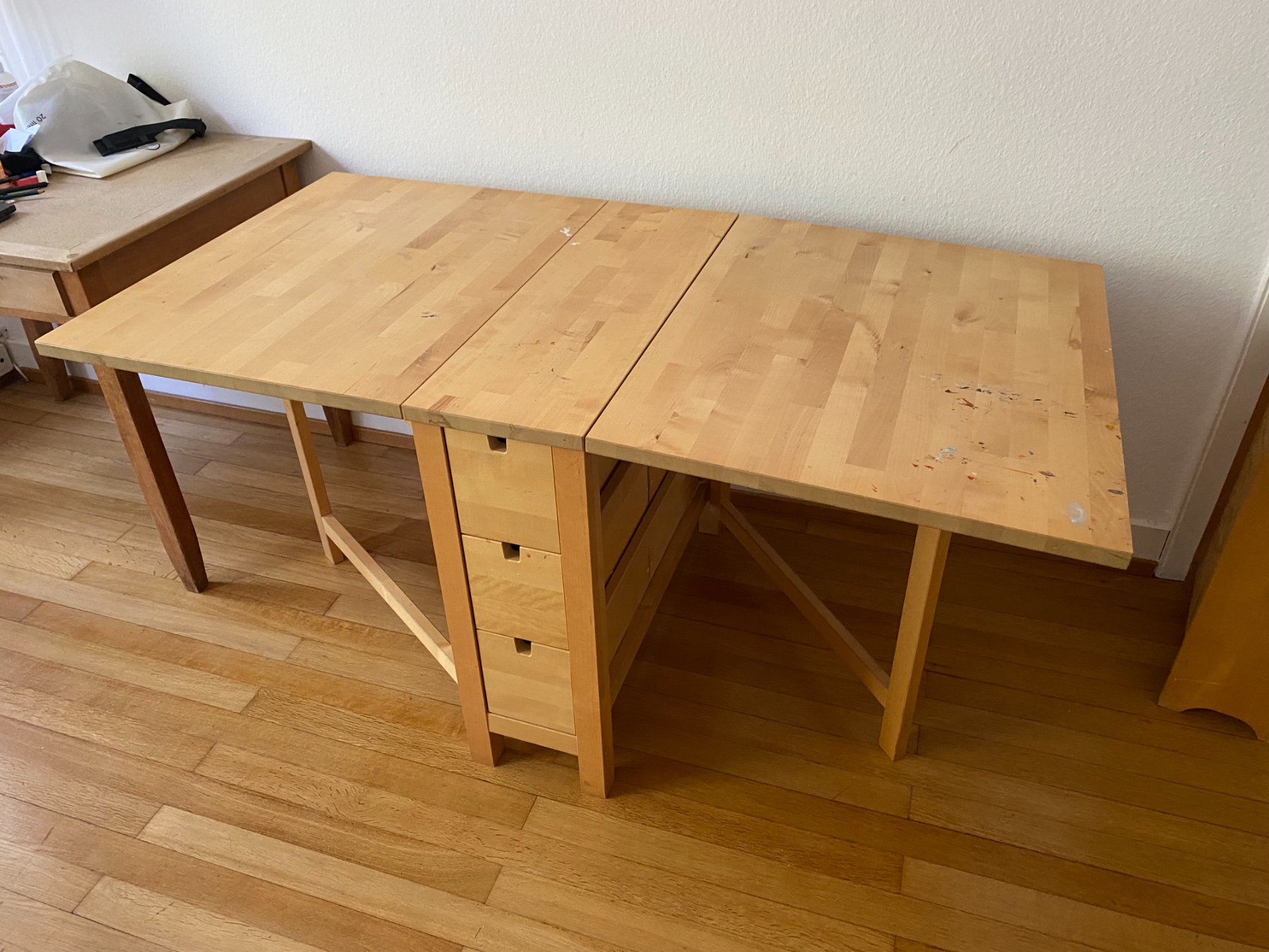 Ikea Tables: Klapptisch aus Birke mit 6 Schubladen – D'occasion à Basel par jeb_c2vd