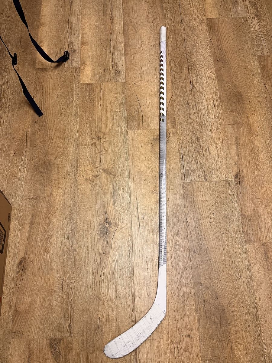 Crosses & Cannes: Customer Eishockey Stock A28 Flex 50 – D'occasion à Münchenbuchsee par grau10