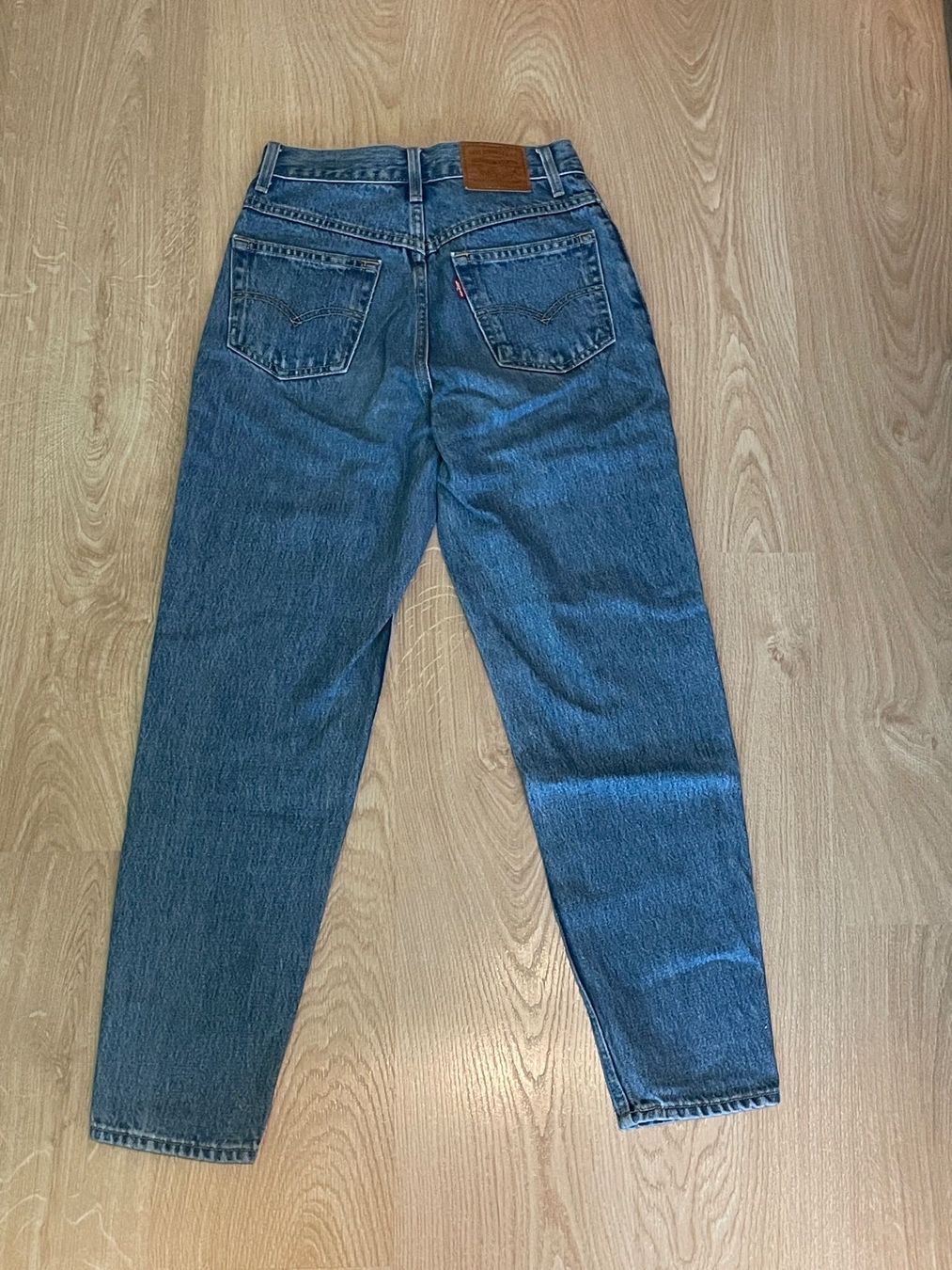 Levi's Jeans: Levi's Mom Jeans Grösse 24 – Gebraucht aus ZUFIKON von SULMI01 1