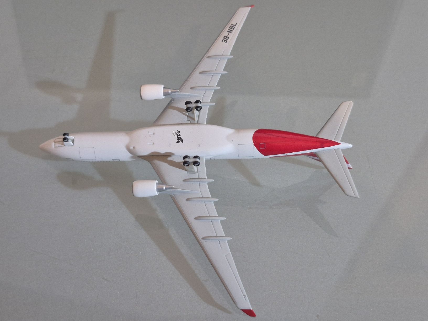 Herpa Kit di modellismo & Modellini statici: Herpa Air Mauritius 1:500 – Usato da Uetendorf venduto da myhome12 4