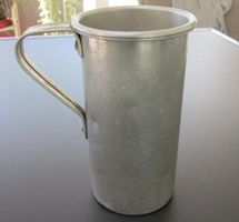 Alter Aluminium Becher/Massbecher 1/2 Liter