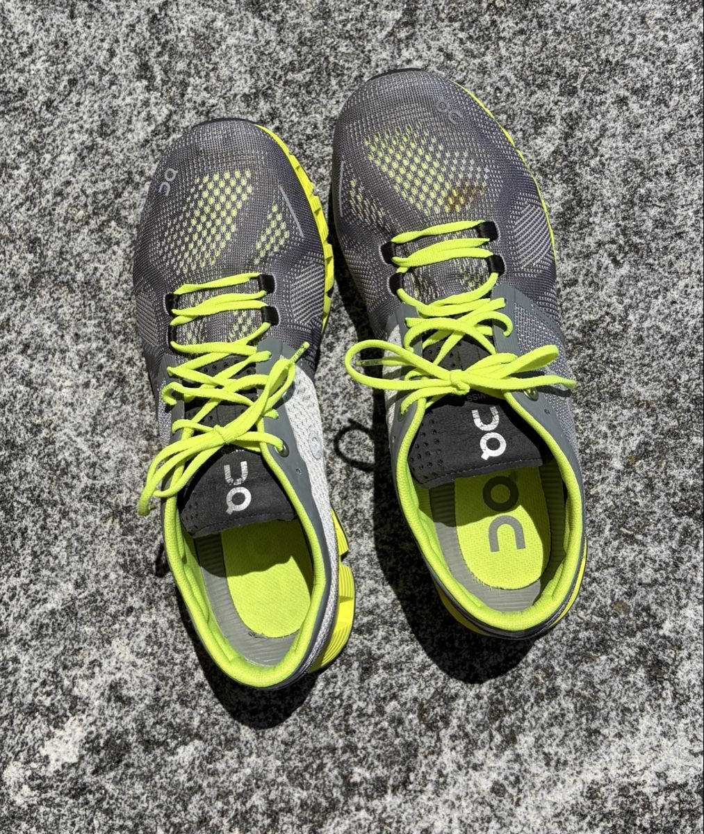 On Chaussures hommes: ON CLOUD Laufschuhe gr.40.5 – D'occasion à Maggia par johannaf01 2