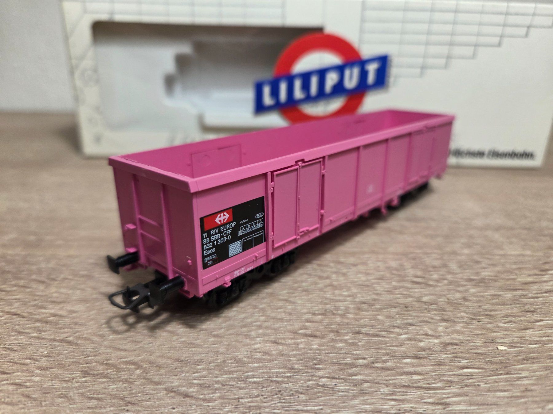 Liliput Modellini di ferrovie: Liliput 244 51 Güterwagen SBB H0 – Nuovo e nell'imballaggio originale da St-Aubin-Sauges venduto da Lo_Go 2