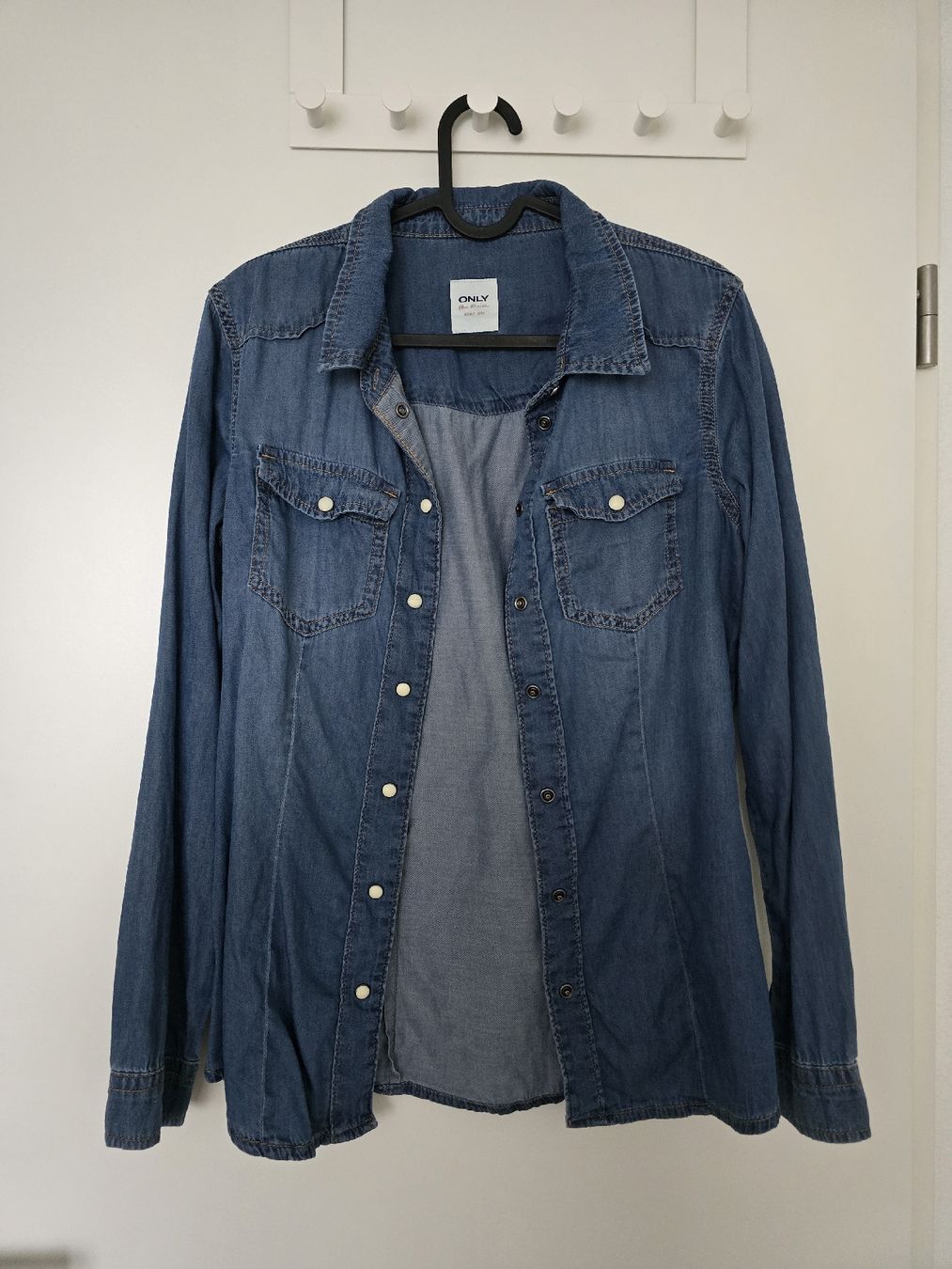 Only Blusen: Jeans-Hemd / Jeansbluse Denim von Only, Denimblau – Neu (gemäss Beschreibung) aus Lenzburg von Lavendercupcake 2