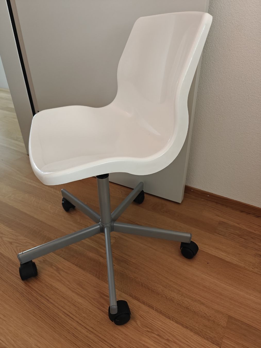 Ikea Stühle: Bürostuhl – Neu (gemäss Beschreibung) aus Liebefeld von LaFl2026