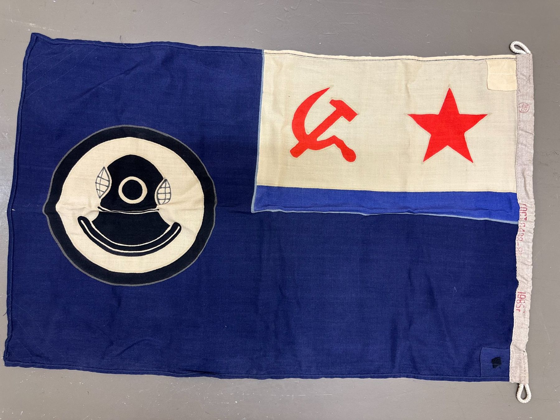 Drapeaux: Drapeau marine de plongée URSS 1985 bon état – D'occasion à Lausanne par gio_vintage17 1