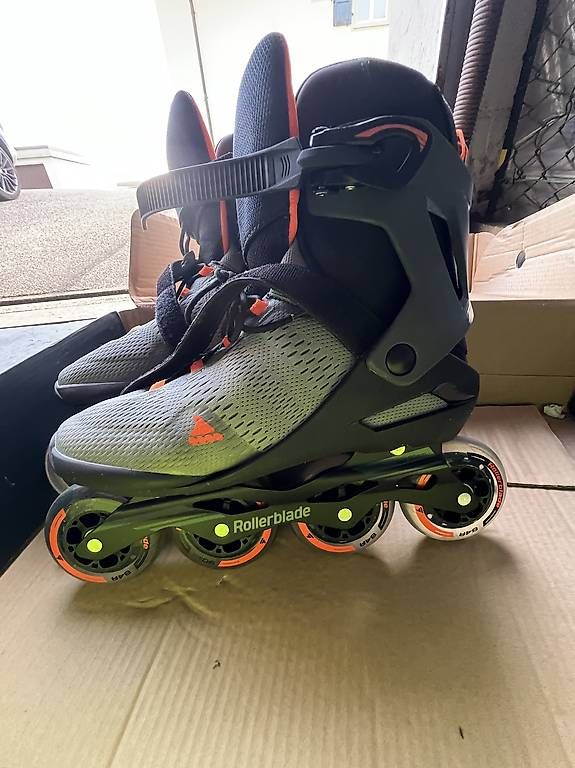 Pattini in linea & Pattini a rotelle: Rollerblade Neu Sirio 90 Gr.45 – Nuovo (secondo la descrizione) da Günsberg venduto da art_bjn8