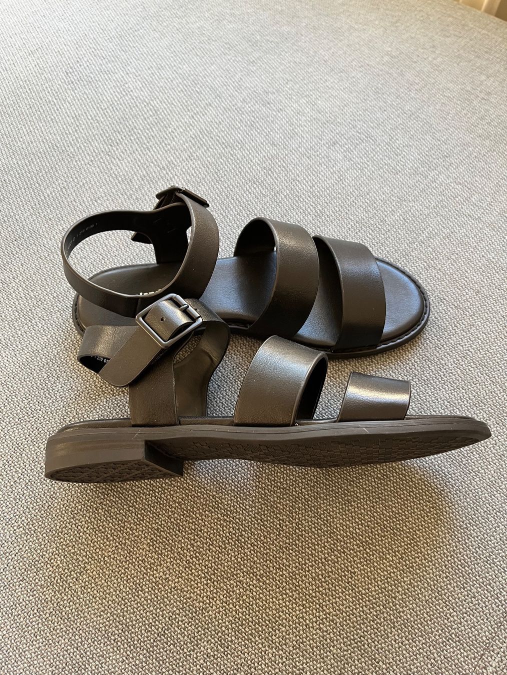Graceland Scarpe da donna: **Neue schwarze Sandaletten Gr. 37** – Nuovo (secondo la descrizione) da Thun venduto da Koala100 2