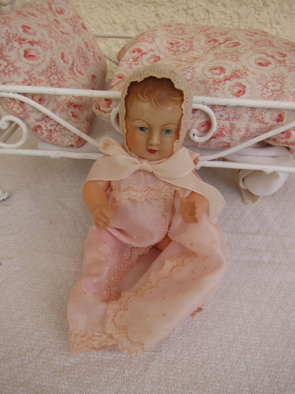 Bambole: Puppenbett mit Celluloid Püppli – Usato da Regensdorf venduto da Eri8057 4