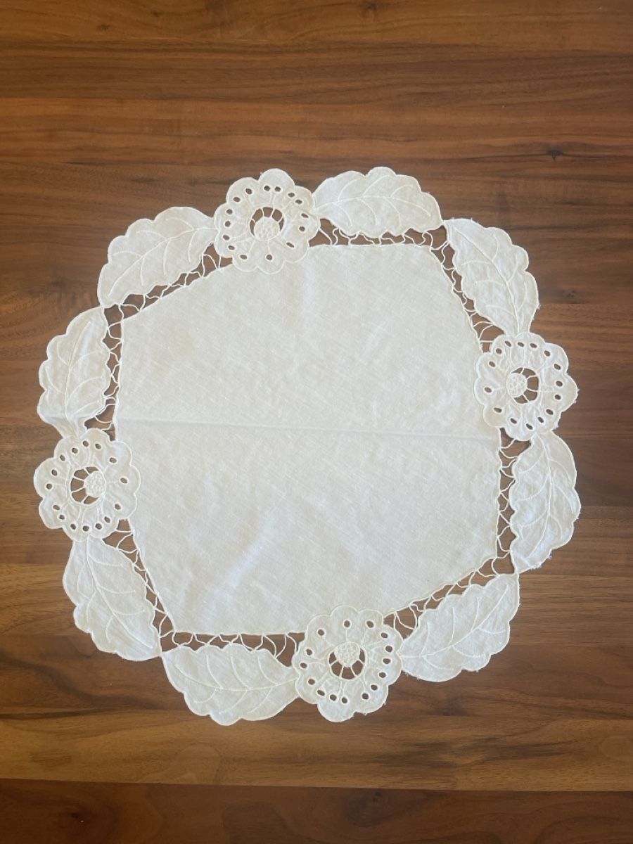 Tutte le decorazioni: Charmantes Deckchen, weiss, Herbstdeko, ca. 34 cm gross – Usato da Adliswil venduto da JadrankaR