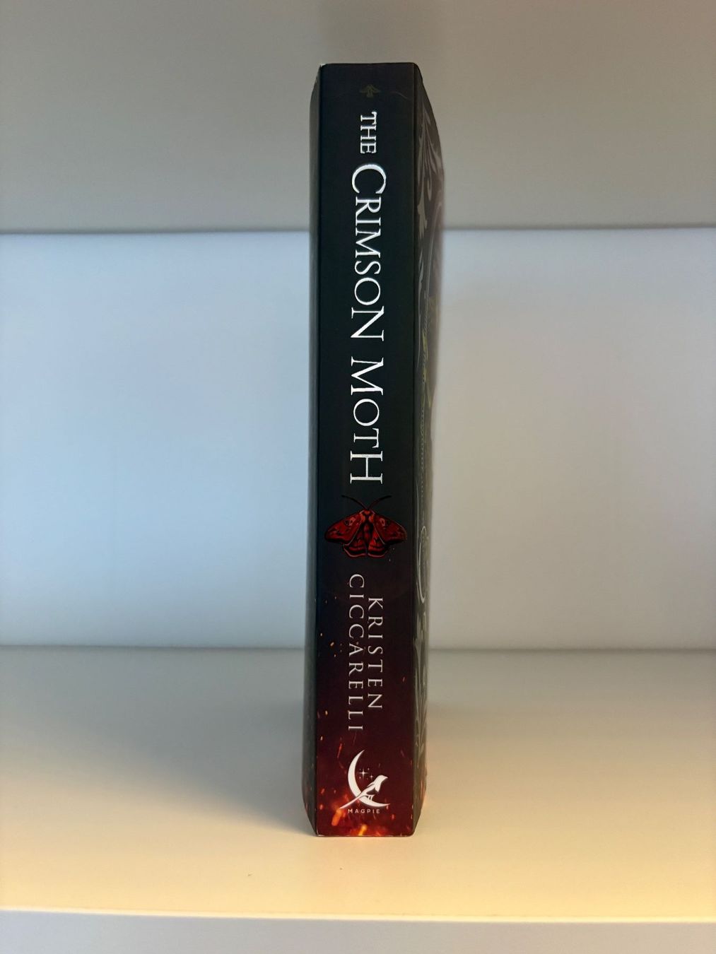 Libri: The Crimson Moth - Kristen Ciccarelli – Nuovo (secondo la descrizione) da Steffisburg venduto da elsa.catalina 2