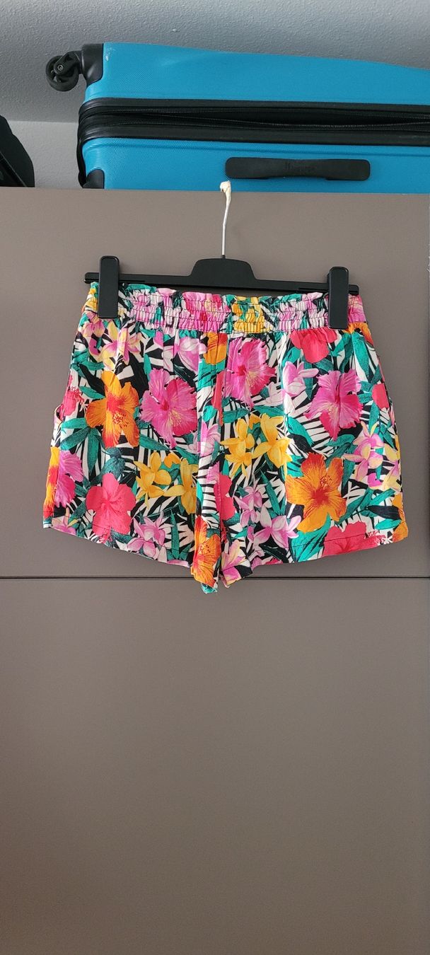 Hosen: Short d'été fleuri taille 36 / H&M – Neu (gemäss Beschreibung) aus Vevey von x_y_f 2