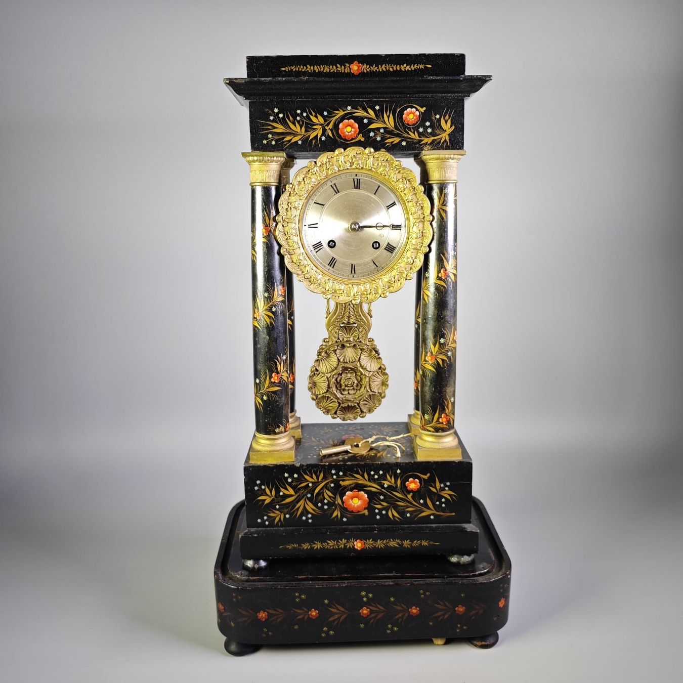 Carillon: Pendeluhr Portaluhr mit Spieluhr /franz. – Usato da Schönenwerd venduto da Swissmusicbox