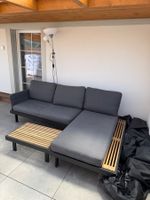 Outdoor Sofa mit Tisch