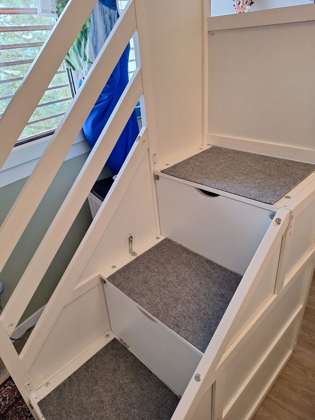 Betten: Hochbett Treppe weiss – Gebraucht aus Selzach von M.Betti68 1